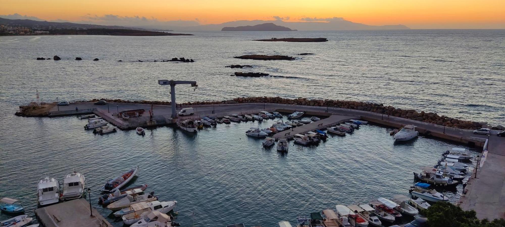 Panoramic Sea View Apartment Chania  Bagian luar foto
