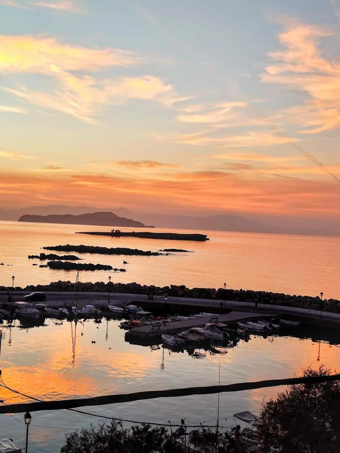 Panoramic Sea View Apartment Chania  Bagian luar foto
